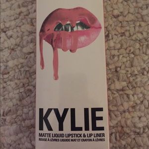 Never Used!! Koko Lip lipstick and liner